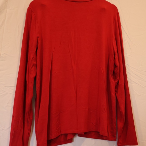 Leo & Nicole knot front twisted neck keyhole Top - Picture 4 of 5